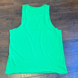 Fabulous like new mens Lululemon work out tank top. Vibrant green color size L